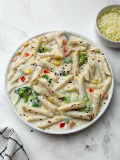 White sauce pasta